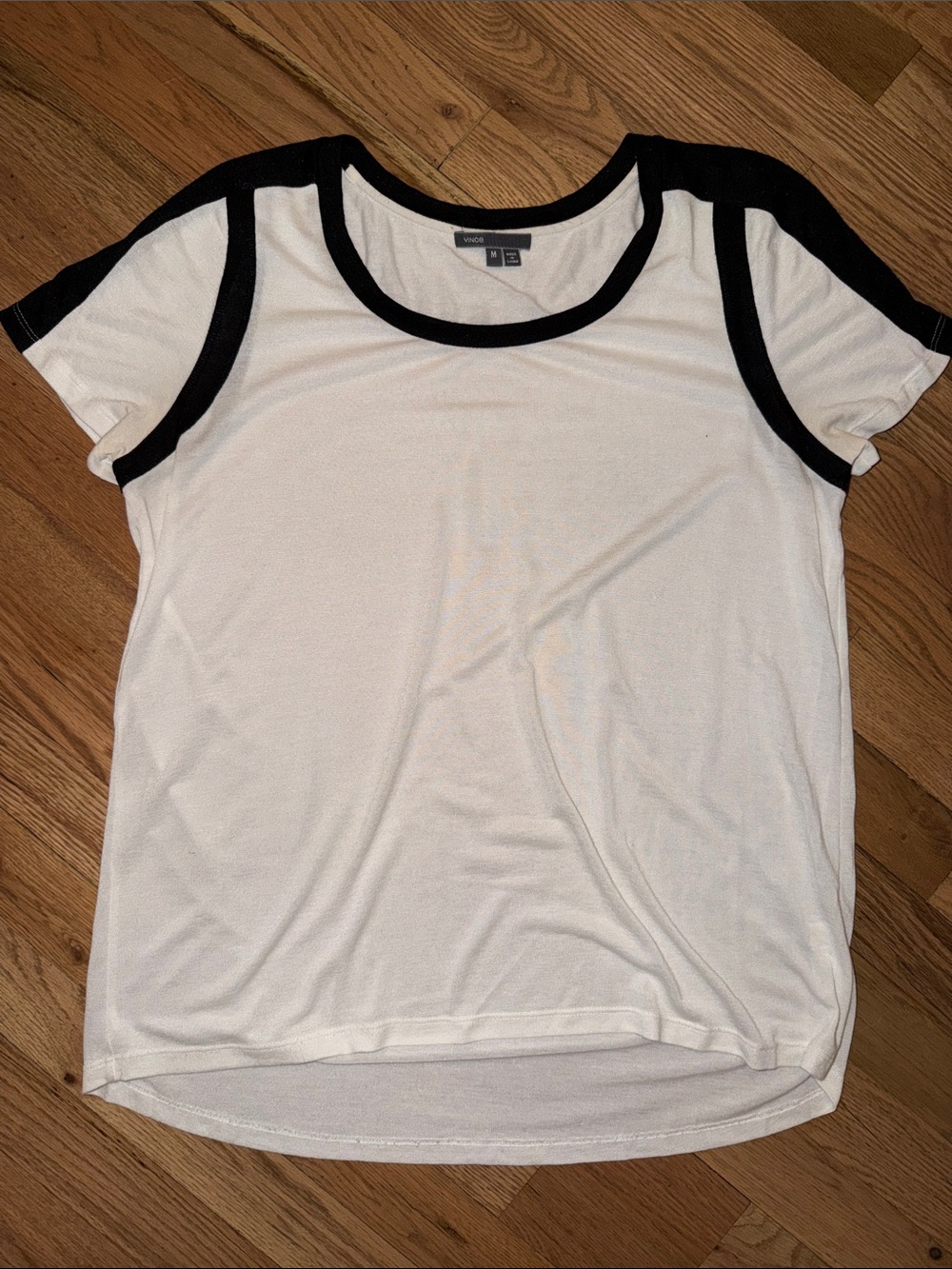 Vince White Scoop Neck Tee with Black Trim Size M